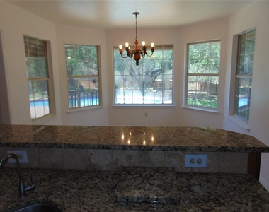 805 Barton Creek Dr - Photo Thumbnail 8