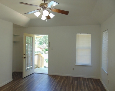 805 Barton Creek Dr - Photo Thumbnail 13