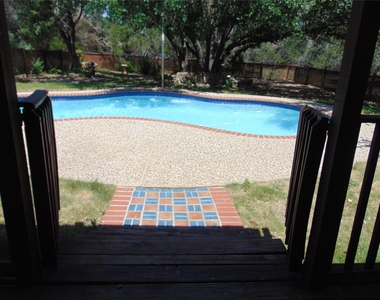 805 Barton Creek Dr - Photo Thumbnail 20