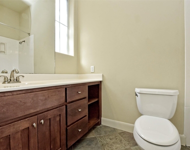 210 Clubhouse Dr - Photo Thumbnail 21