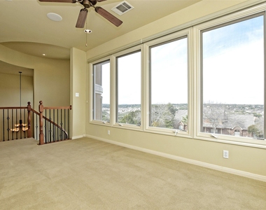 210 Clubhouse Dr - Photo Thumbnail 15