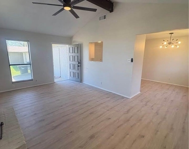 4009 Hillside Dr - Photo Thumbnail 4