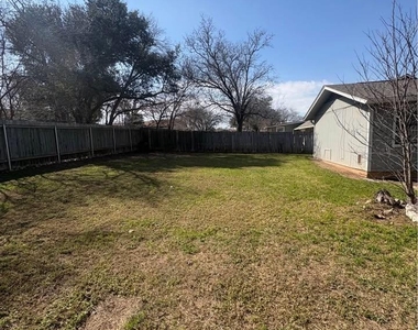 4009 Hillside Dr - Photo Thumbnail 15