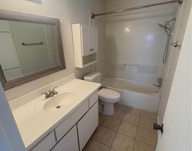 4009 Hillside Dr - Photo Thumbnail 9