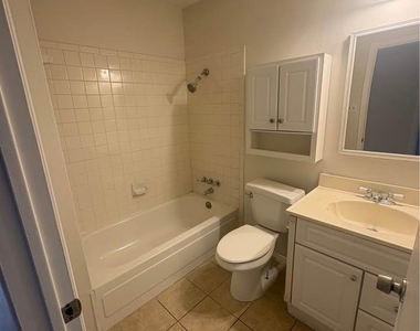 4009 Hillside Dr - Photo Thumbnail 6