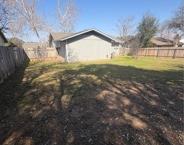 4009 Hillside Dr - Photo Thumbnail 18
