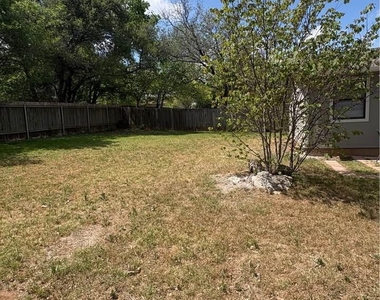 4009 Hillside Dr - Photo Thumbnail 13