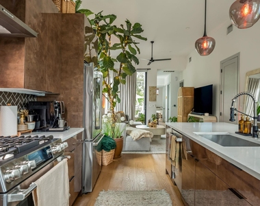2507 Audubon Pl - Photo Thumbnail 3