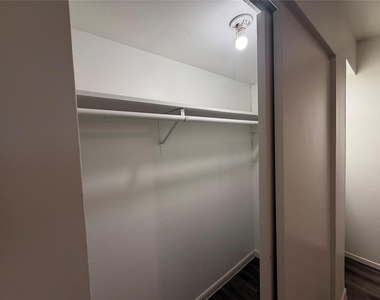 3304 Red River St - Photo Thumbnail 13