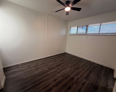 3304 Red River St - Photo Thumbnail 12