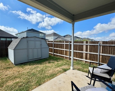 121 English Oak St - Photo Thumbnail 19