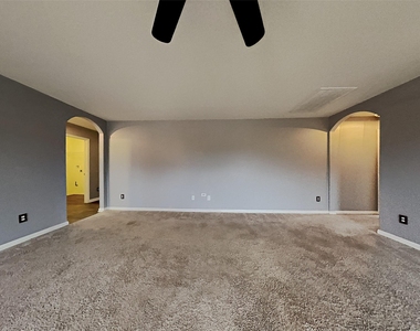 1404 Breanna Ln - Photo Thumbnail 2