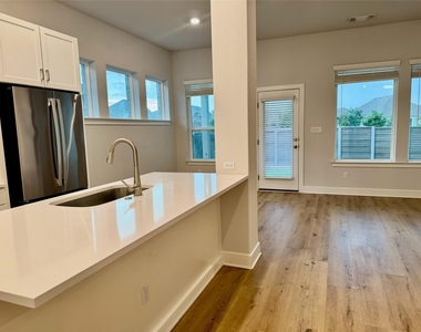 509 Three Feathers Ct - Photo Thumbnail 3