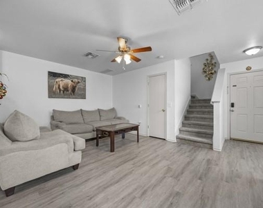 8710 Davis Oaks Trl - Photo Thumbnail 3