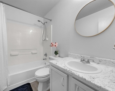 8710 Davis Oaks Trl - Photo Thumbnail 14