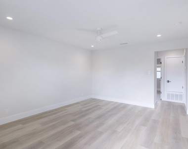 5304 Saint Georges Grn - Photo Thumbnail 4