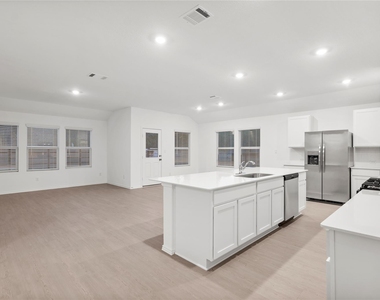 161 Keefer - Photo Thumbnail 9