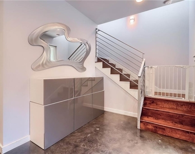 900 Capitol Ct - Photo Thumbnail 23