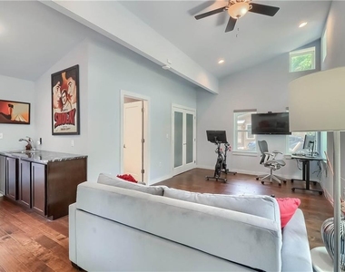 900 Capitol Ct - Photo Thumbnail 18