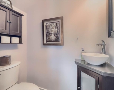 900 Capitol Ct - Photo Thumbnail 31