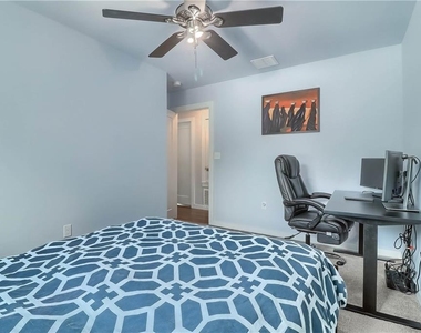 900 Capitol Ct - Photo Thumbnail 33