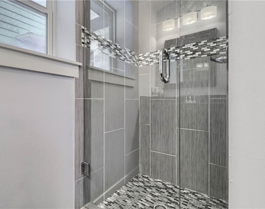 900 Capitol Ct - Photo Thumbnail 20