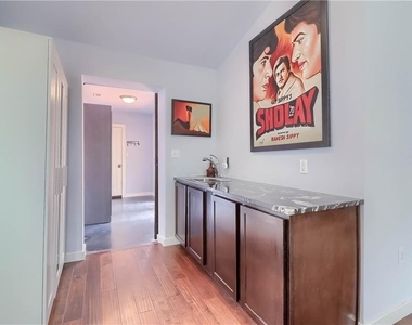 900 Capitol Ct - Photo Thumbnail 17