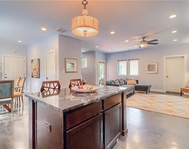 900 Capitol Ct - Photo Thumbnail 6