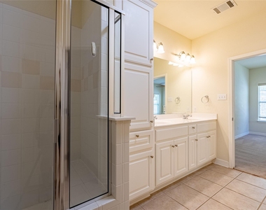 1305 Delsie Dr - Photo Thumbnail 15