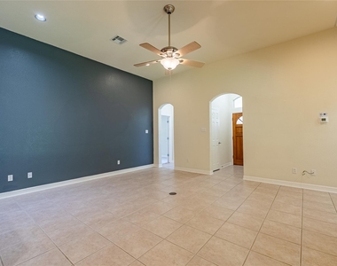 1305 Delsie Dr - Photo Thumbnail 4
