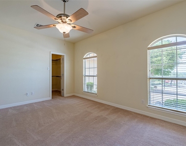1305 Delsie Dr - Photo Thumbnail 16