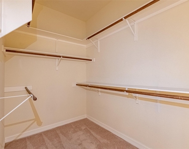 1305 Delsie Dr - Photo Thumbnail 14