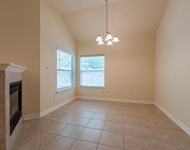 1305 Delsie Dr - Photo Thumbnail 6