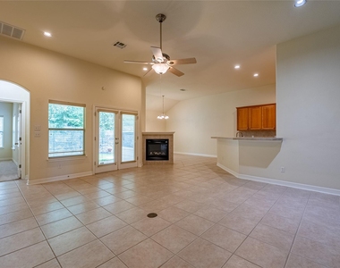 1305 Delsie Dr - Photo Thumbnail 5