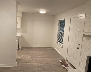 2408 Burleson Ct - Photo Thumbnail 9