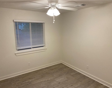 2408 Burleson Ct - Photo Thumbnail 10