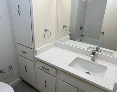 2408 Burleson Ct - Photo Thumbnail 12