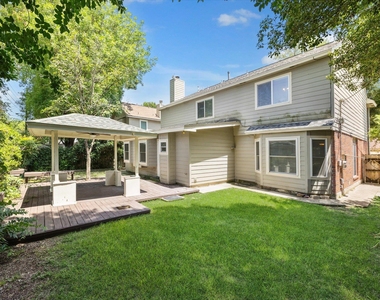 1102 Crestview St - Photo Thumbnail 19