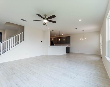 316 Los Cobos Ln - Photo Thumbnail 7
