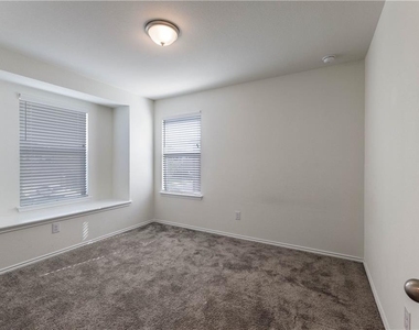 316 Los Cobos Ln - Photo Thumbnail 19
