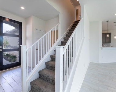 316 Los Cobos Ln - Photo Thumbnail 6