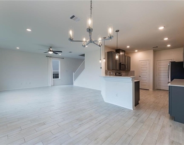 316 Los Cobos Ln - Photo Thumbnail 10