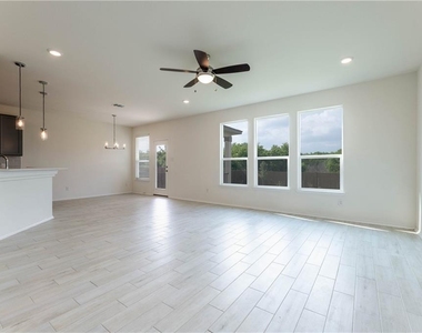 316 Los Cobos Ln - Photo Thumbnail 2