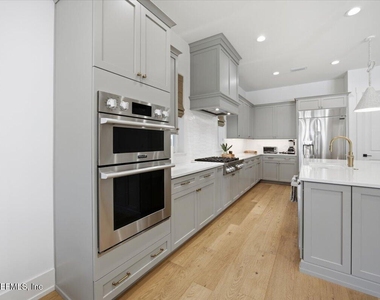 35 Jefferson Avenue - Photo Thumbnail 9