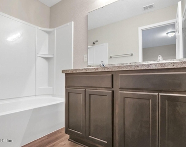 118 Thomas Ave Avenue - Photo Thumbnail 6