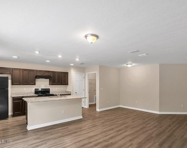118 Thomas Ave Avenue - Photo Thumbnail 1