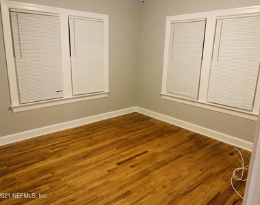 439 W 25th Street - Photo Thumbnail 25