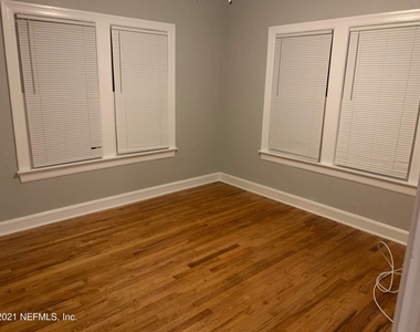 439 W 25th Street - Photo Thumbnail 23