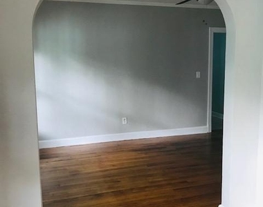 439 W 25th Street - Photo Thumbnail 12