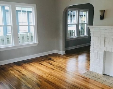 439 W 25th Street - Photo Thumbnail 6